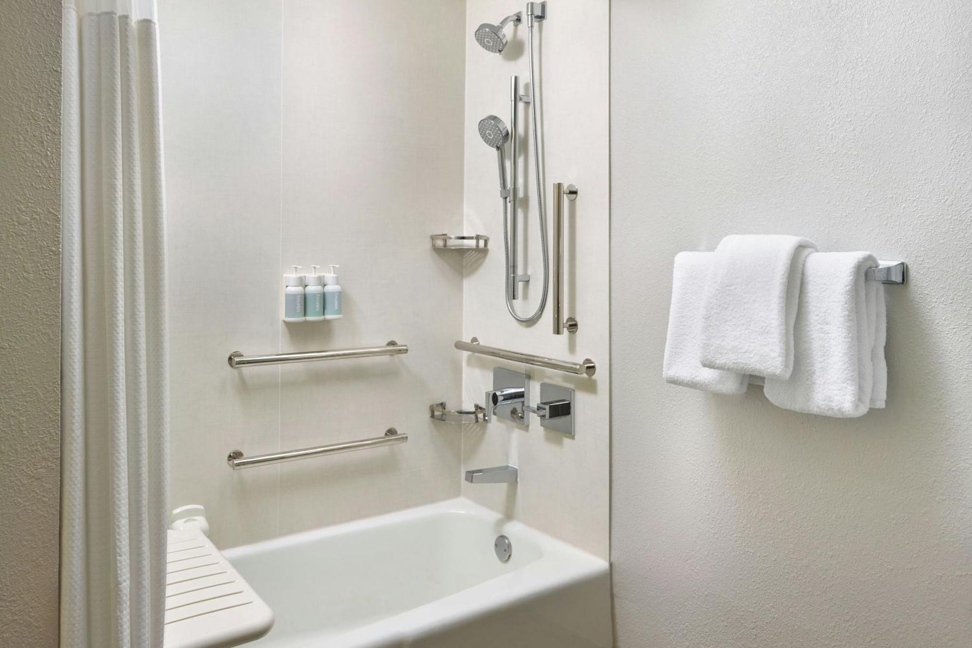Courtyard By Marriott Newark Elizabeth Hotel Ngoại thất bức ảnh
