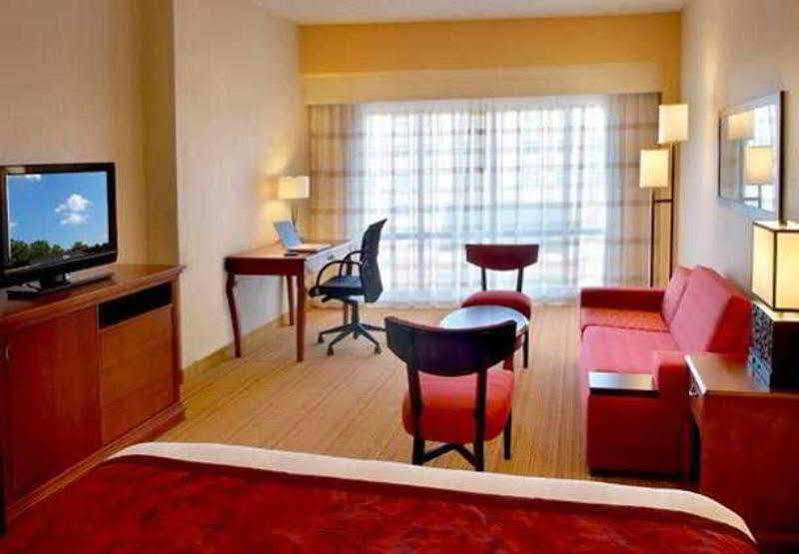 Courtyard By Marriott Newark Elizabeth Hotel Ngoại thất bức ảnh